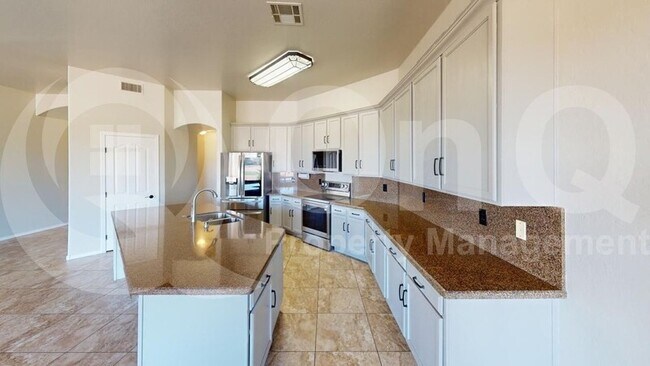 Building Photo - 1151 S Sandstone St