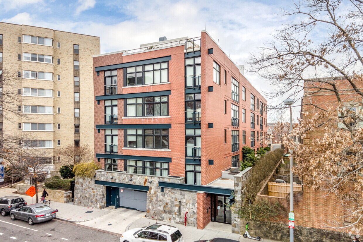 Foto principal - 1654 Euclid St NW