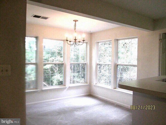 Building Photo - 7500 Calderon Ct