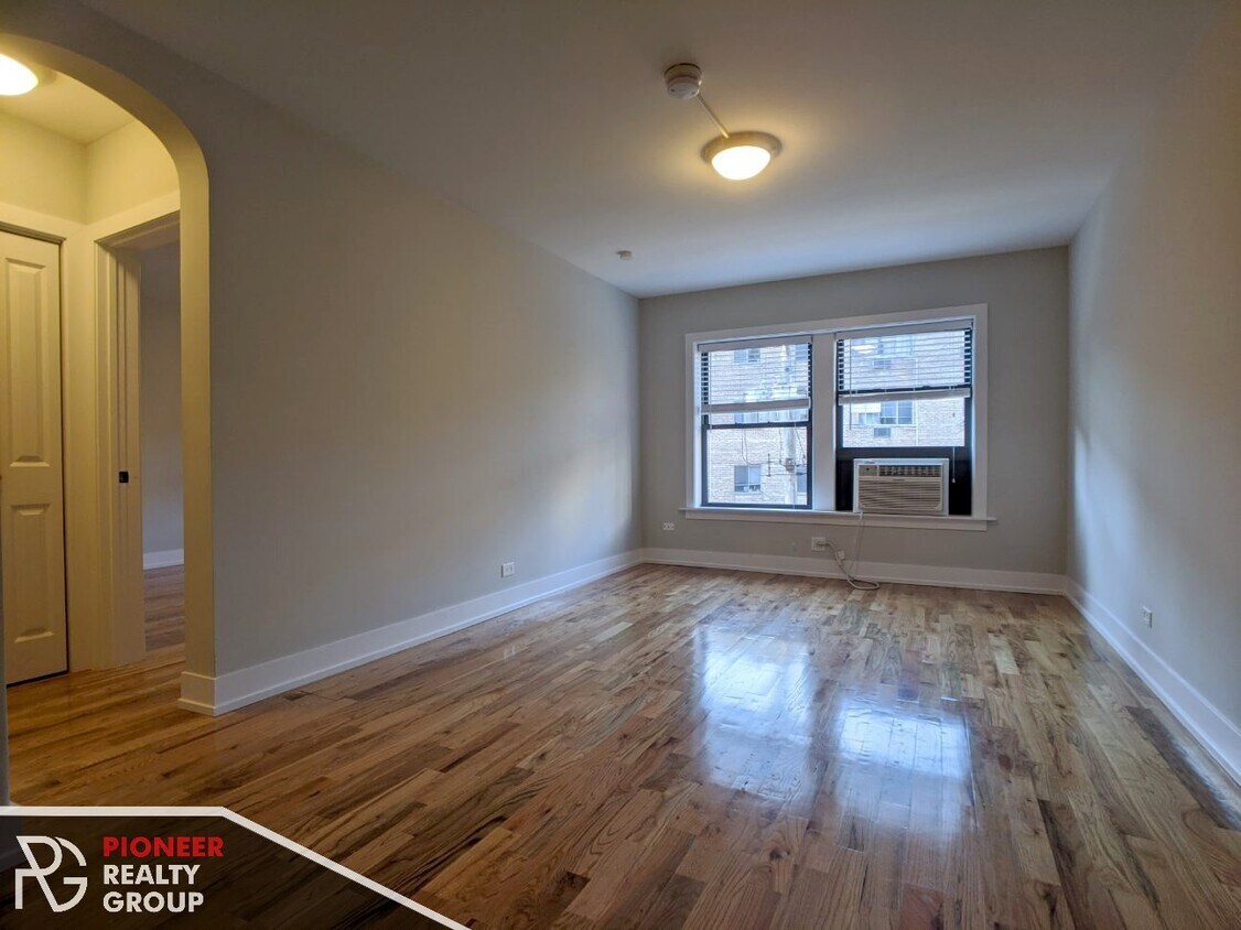 Foto principal - 560 W Arlington Pl
