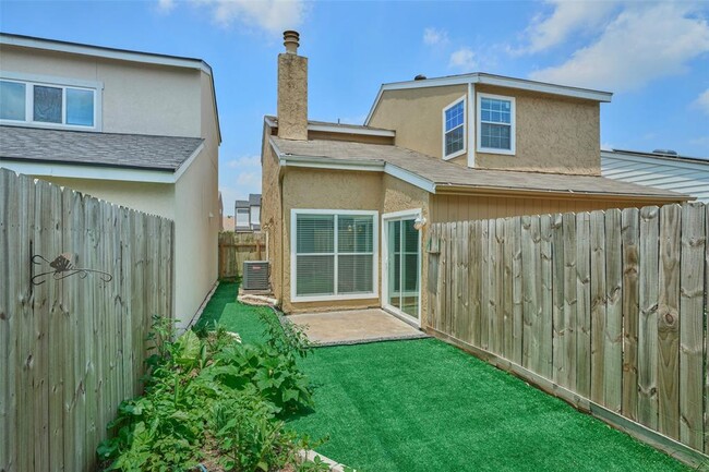 Building Photo - 10319 Richmond Hill Dr