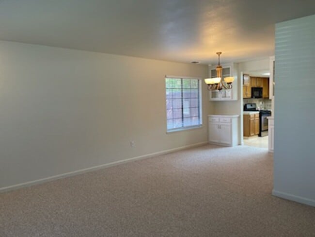Building Photo - 3668 Cherrywood Dr