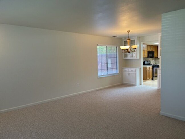 Foto del edificio - 3668 Cherrywood Dr