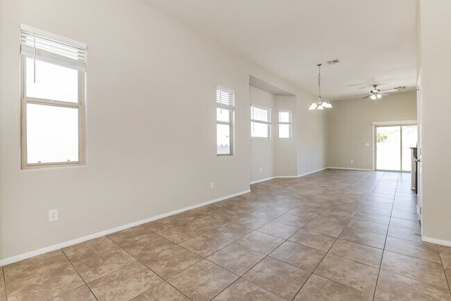 Foto del edificio - 712 Bridgeford Ct