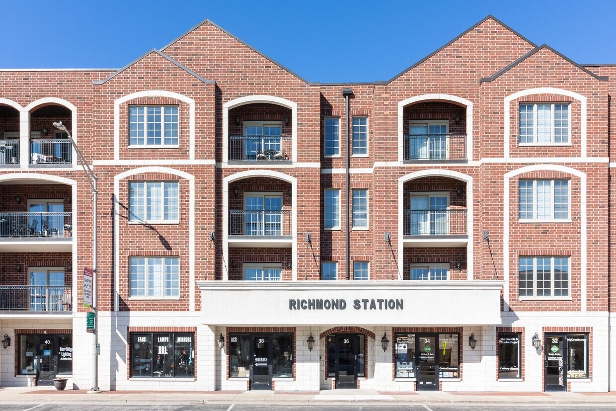 36 S Cass Ave Unit 3D, Westmont, IL 60559 Condo for Rent in Westmont