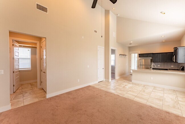 Foto del edificio - Beautiful 2 bed / 2 bath Home in South Austin