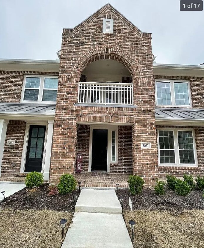 Foto principal - FULLY UPGRADED LUXURY TOWNHOME located in ...