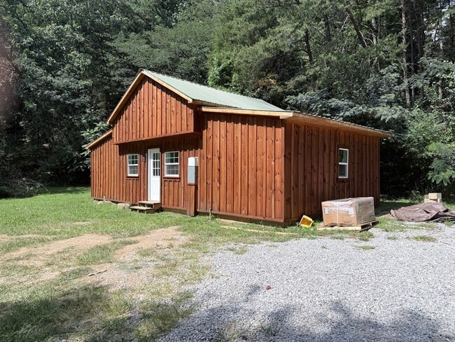 Building Photo - 1099 Fairview Rd