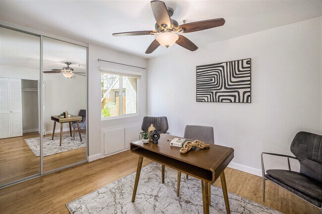 Foto del edificio - 5605 Friars Rd