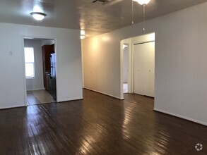 Building Photo - 2611 Pecan Ridge Dr