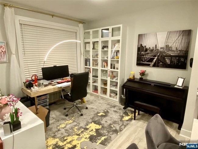 Foto del edificio - 237 Lincoln Ave