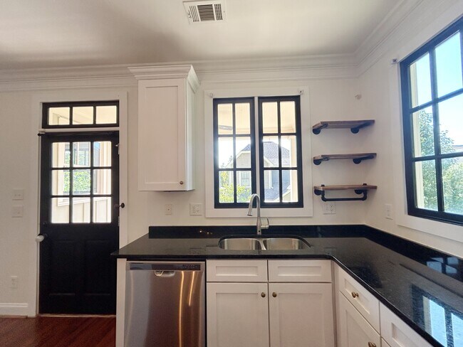 Foto del edificio - 184 Wingo St