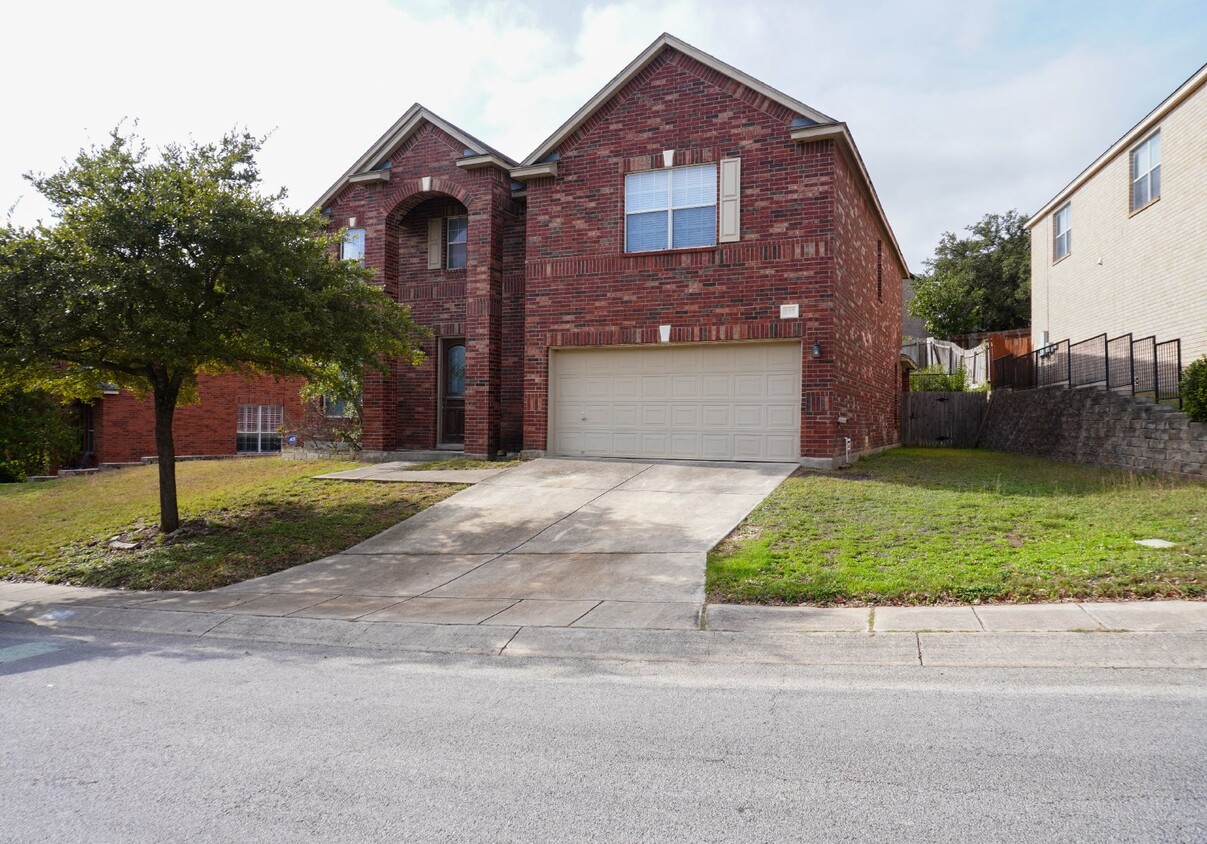 Primary Photo - Stone Oak 4 Bedroom Home