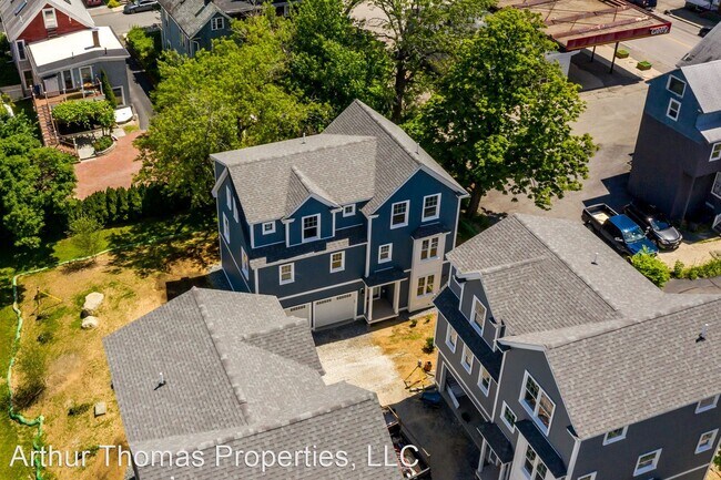 Foto del edificio - 3 br, 4 bath House - 39 Salem St