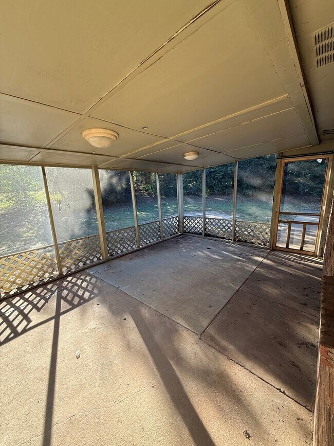 Foto del edificio - ** 3 bed 2 bath located in Millbrook ** Ca...