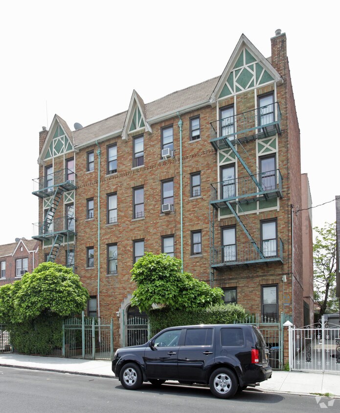 Building Photo - Helen Arms