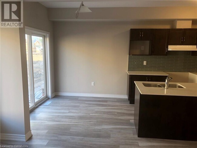 Building Photo - 324 Equestrian Way