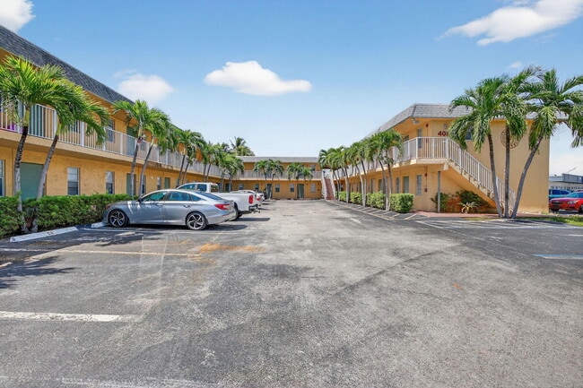 Building Photo - 4051 N Dixie Hwy