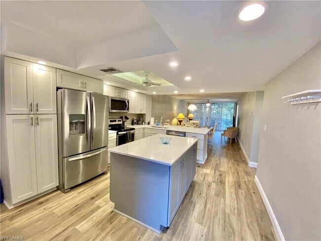 Foto del edificio - 290 Naples Cove Dr