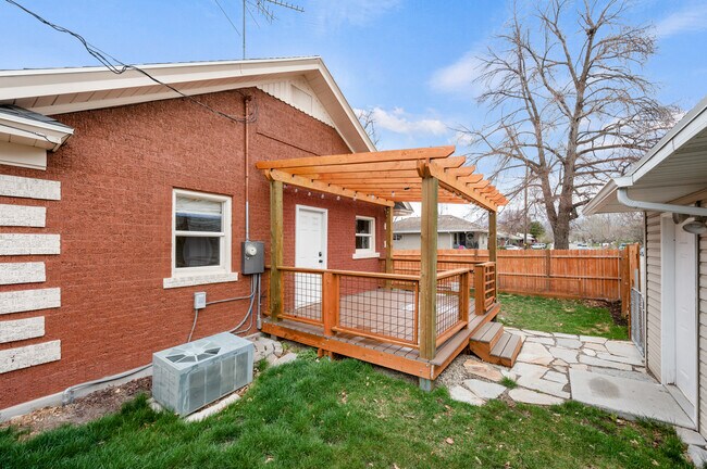 Back Deck - 586 E Browning Ave