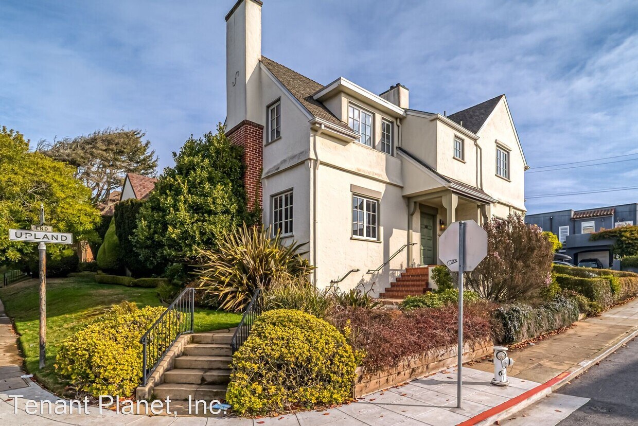 Foto principal - 4 br, 3.5 bath House - 650 Upland Dr