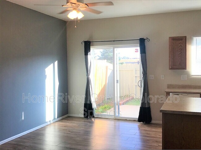 Building Photo - 691 Hailey Glenn View