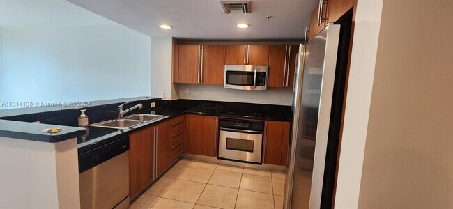 Building Photo - 610 Clematis St