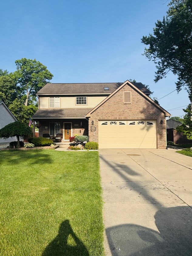 Primary Photo - 9185 Cardwell St