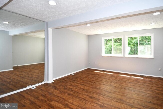 Building Photo - 8335 Windfall Rd