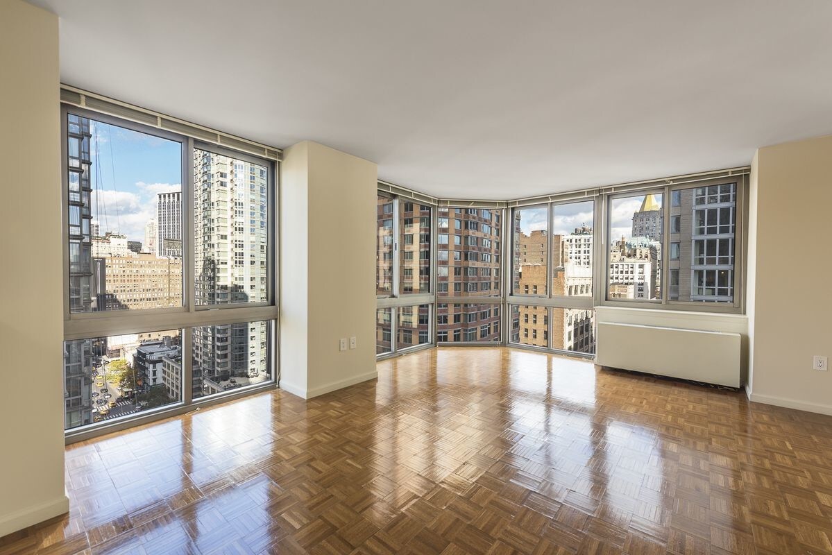 Primary Photo - 100 W 26th St