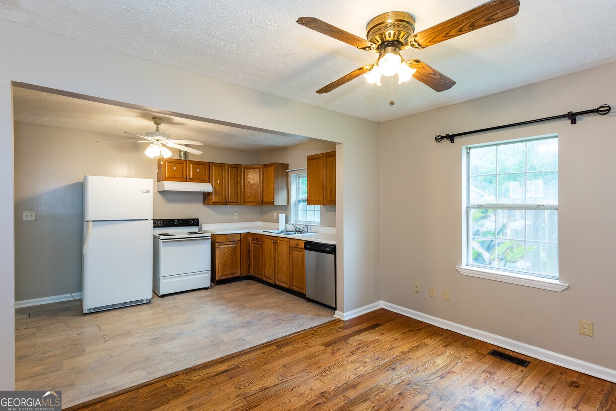 Foto principal - 3172 Humphries Dr SE