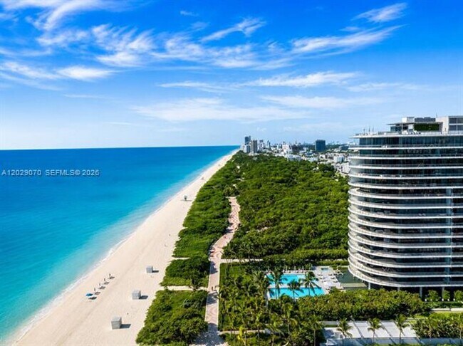 Foto del edificio - 8701 Collins Ave