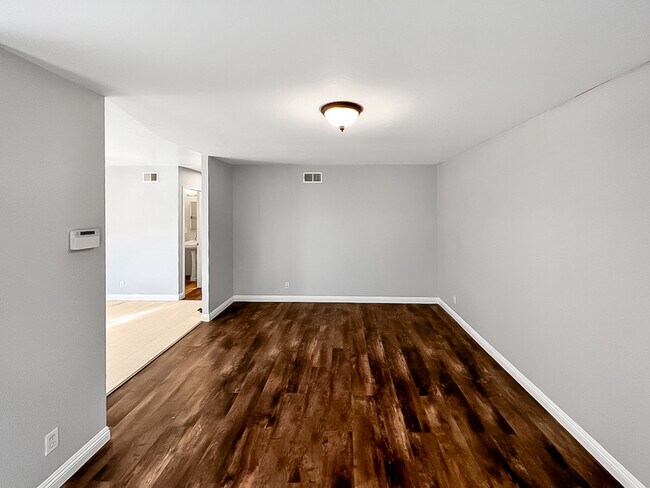 Building Photo - 10353 Woodrose Ave