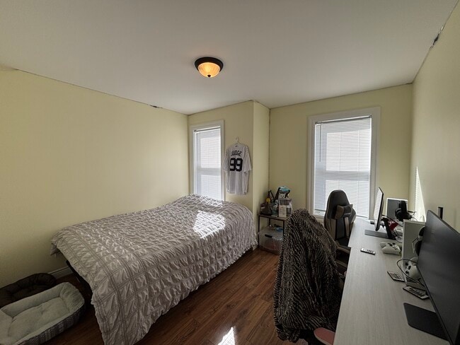 Building Photo - 2 Bedroom Apartment for Rent