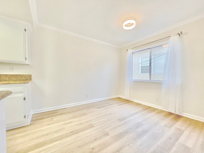 Building Photo - 1142 9th St