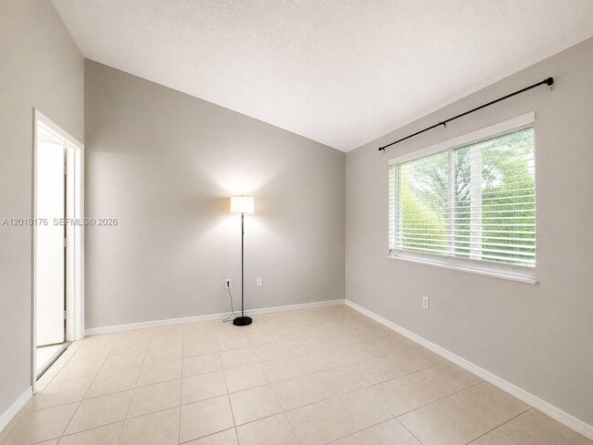 Foto del edificio - 2151 NW 77th Way