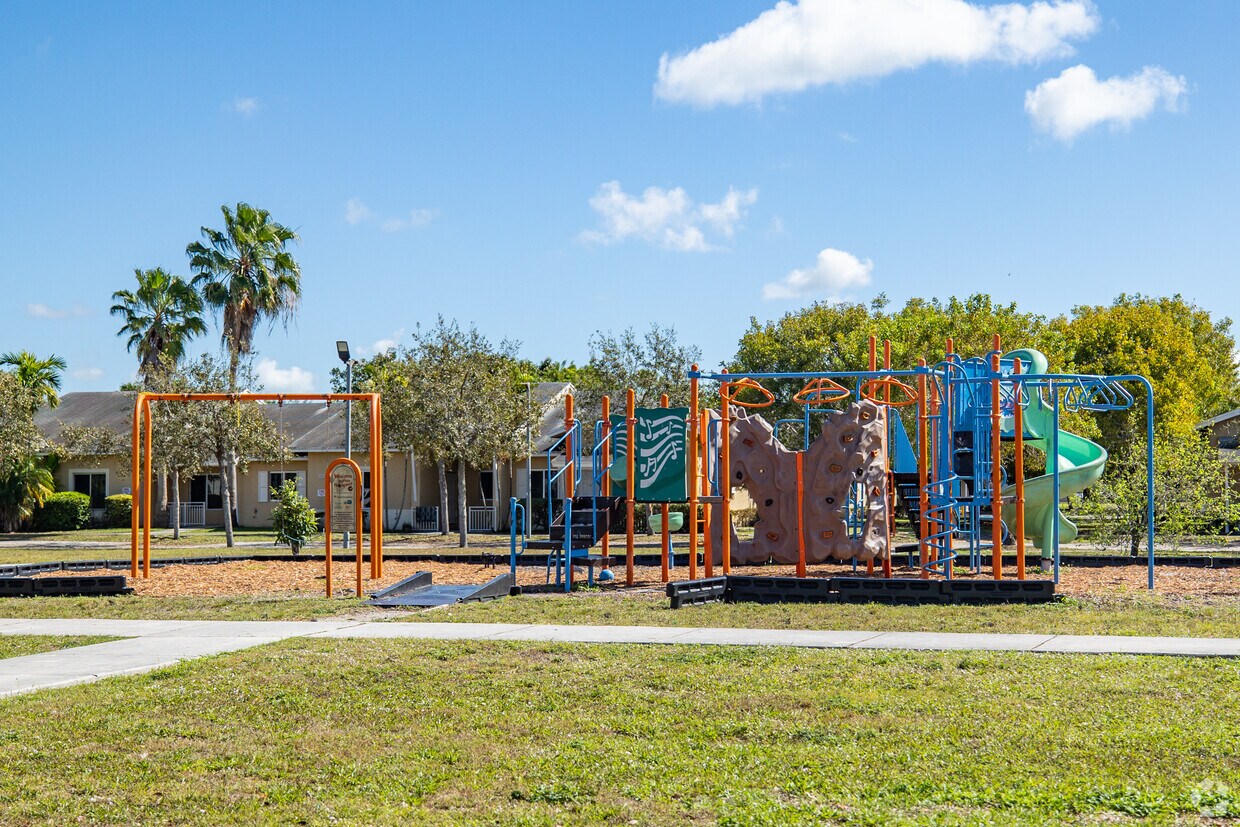 Additional Building View - Verde Gardens