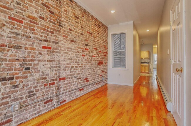 Foto del edificio - 273 Webster Ave