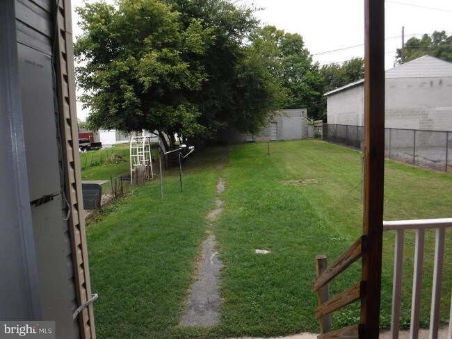 Foto del edificio - 618 Potomac Ave