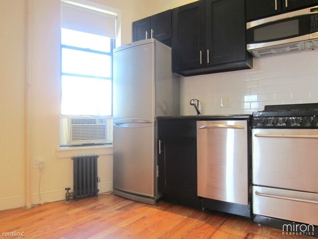 Building Photo - 353 State St