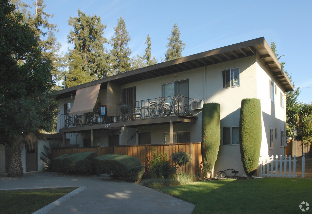 Foto del edificio - 991-997 Ravenscourt Ave