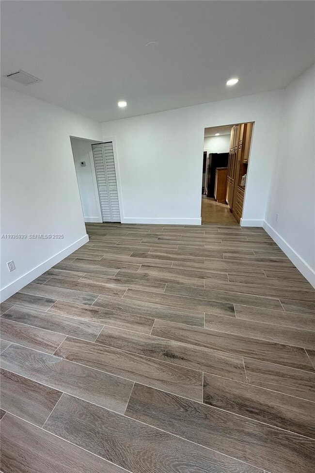 Building Photo - 1526 SW 65th Ave