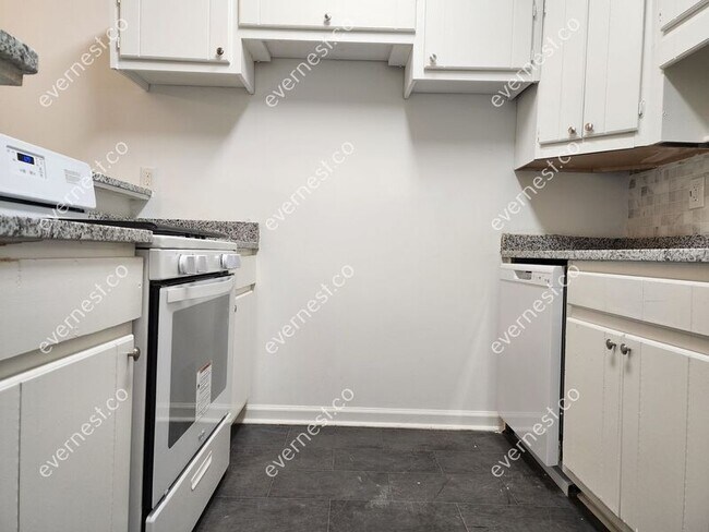 Foto del edificio - 5415 Glen Haven Dr