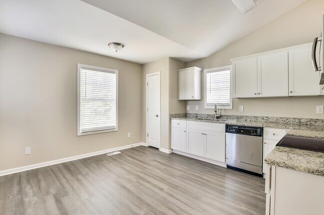 Building Photo - 6557 Snow Bird Ln