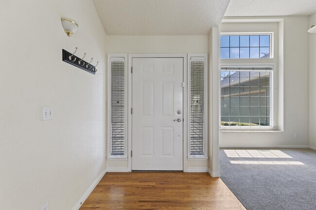 Foto del edificio - 7646 Cypress Ln