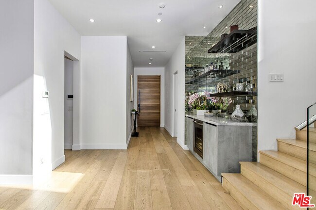 Foto del edificio - 4921 Rubio Ave