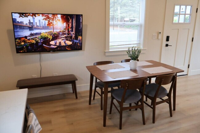 Foto del edificio - 204 E 35th St