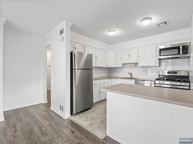 Foto del edificio - 281 Columbia Ave