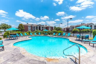 Building Photo - The Flats at Sugarland