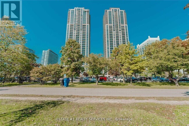 Photo du bâtiment - 1928-1928 Lake Shore Blvd W
